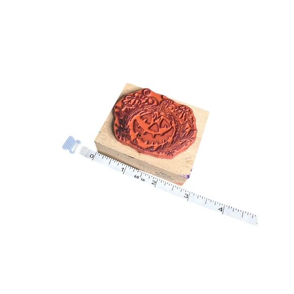 Mixed Lot of 16 Stamps Vintage &‎ Modern | Halloween Pumpkin Flowers Bee Lion - Picture 10 of 13